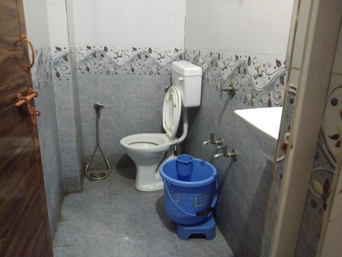 Hotel Shree Krishna أحمد أباد المظهر الخارجي الصورة