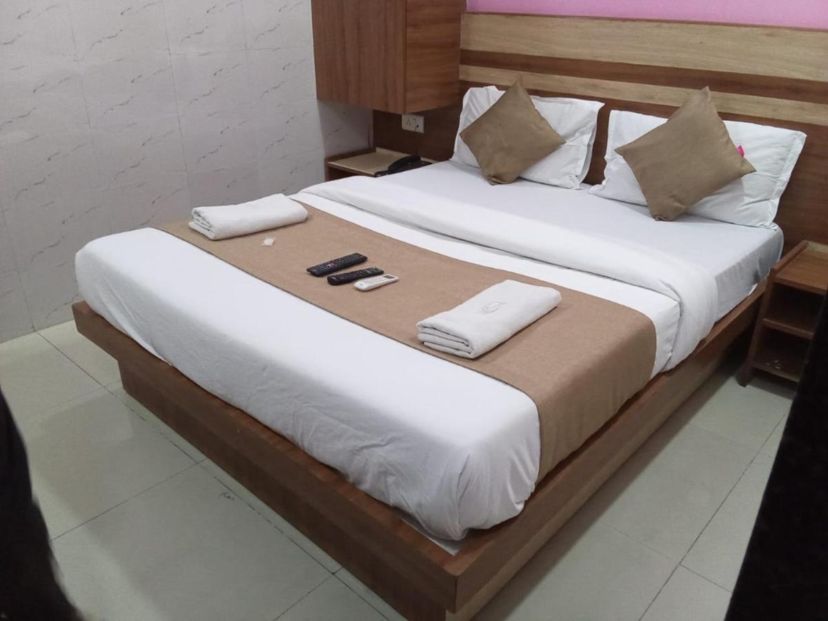 Hotel Shree Krishna أحمد أباد المظهر الخارجي الصورة